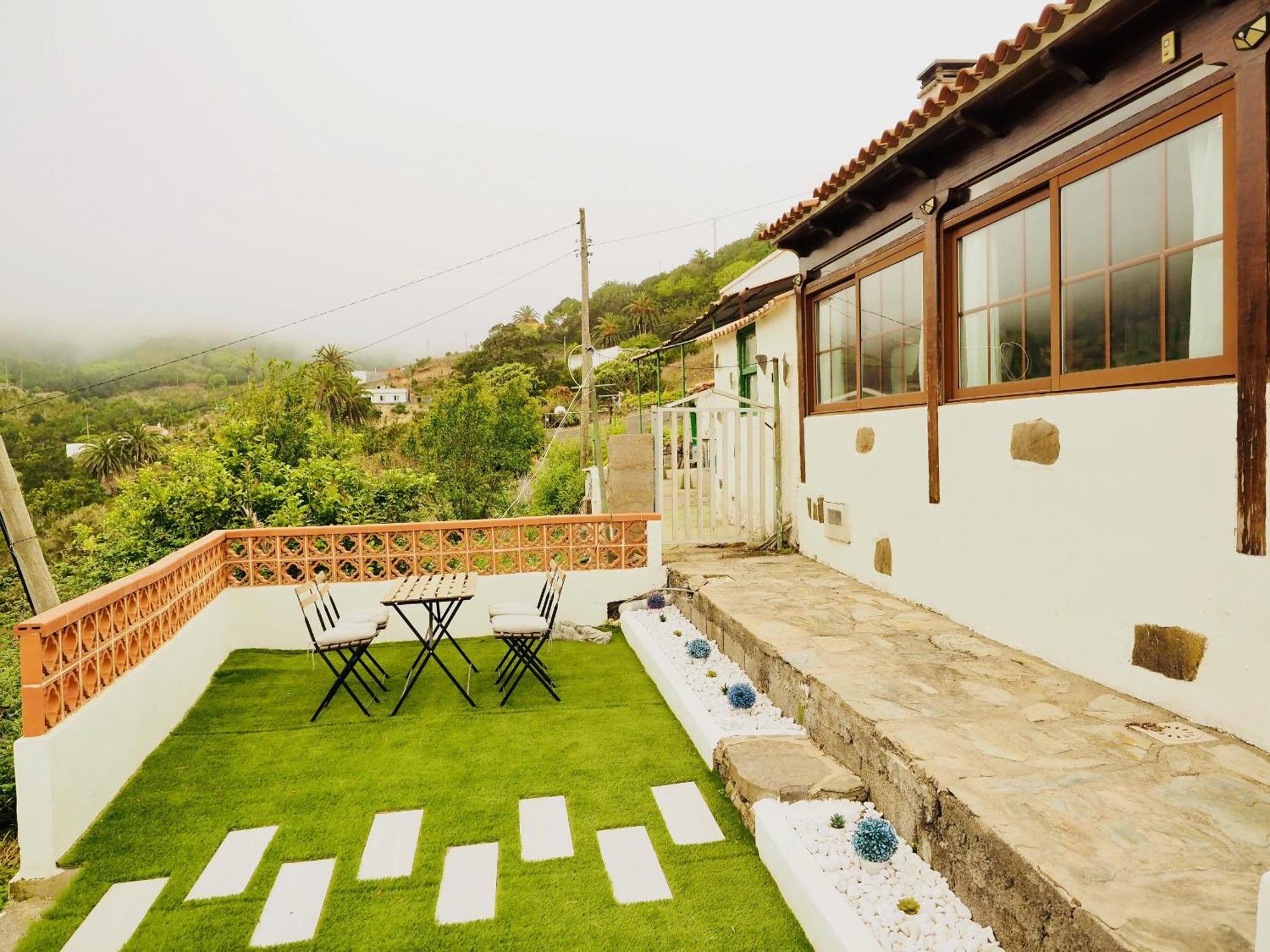 Holiday House Cruz De Tierno Agulo Esterno foto